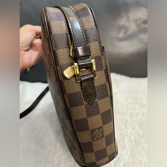 Louis Vuitton Ipanema Crossbody - Picture 6 of 13